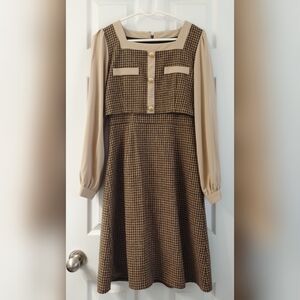 Tan Vintage Style Long-Sleeve Dress